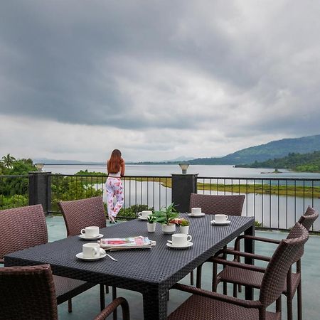 Sunset Boulevard By Stayvista - Lakeside Villa With Pet-Friendly Ambiance, Deck, Terrace, Plunge Pool & Modern Flair Karjat Ngoại thất bức ảnh
