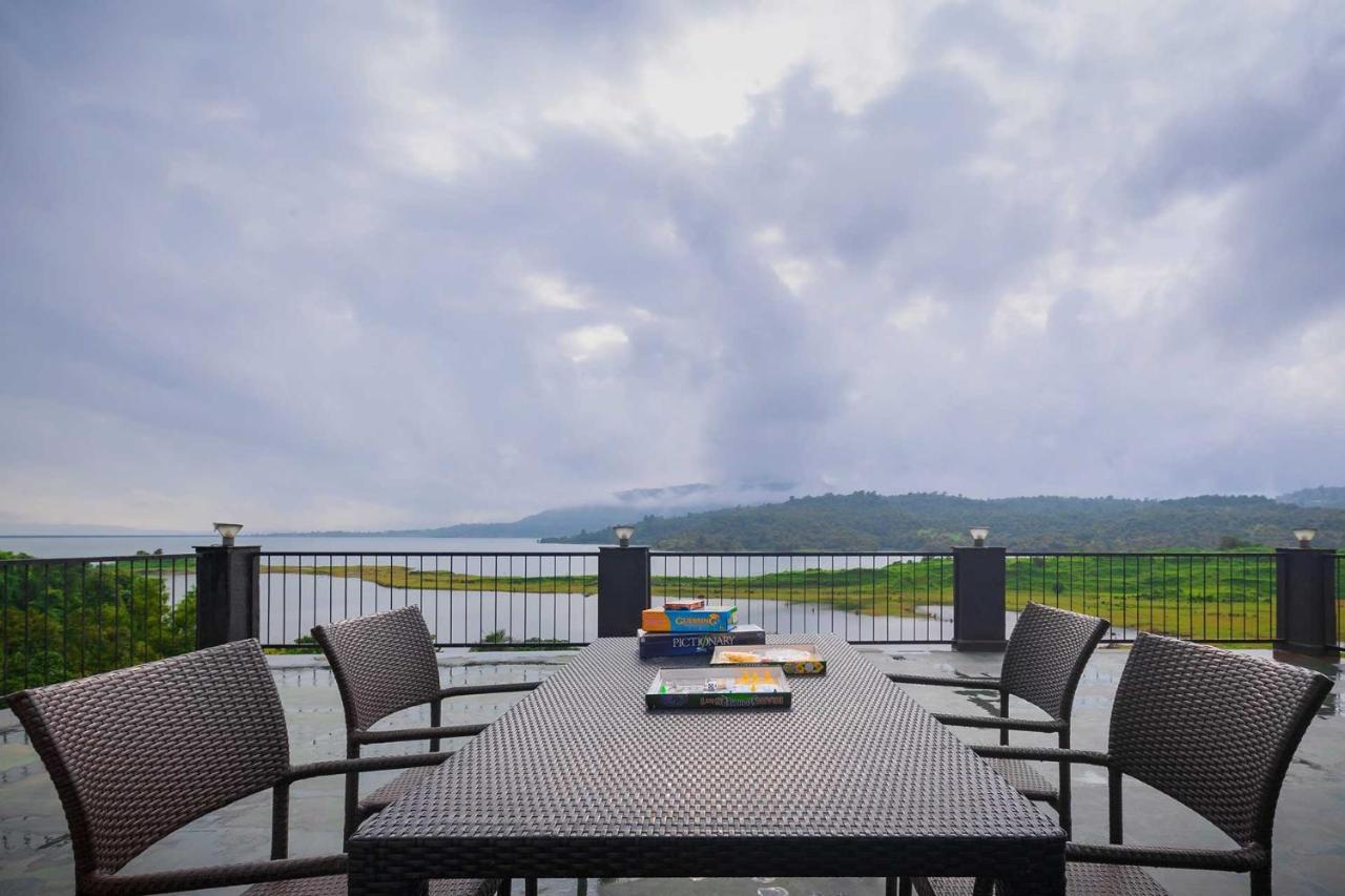 Sunset Boulevard By Stayvista - Lakeside Villa With Pet-Friendly Ambiance, Deck, Terrace, Plunge Pool & Modern Flair Karjat Ngoại thất bức ảnh