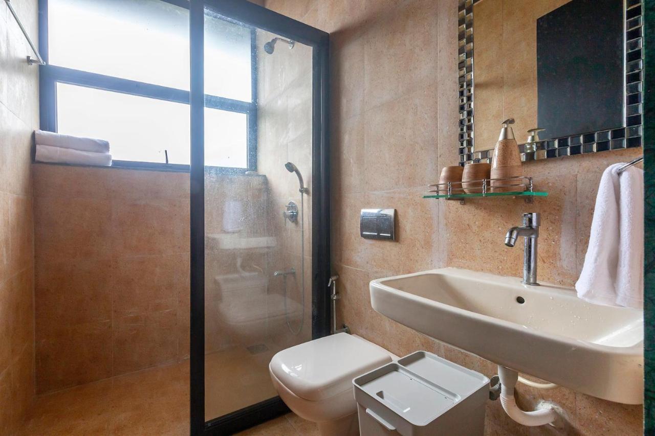 Sunset Boulevard By Stayvista - Lakeside Villa With Pet-Friendly Ambiance, Deck, Terrace, Plunge Pool & Modern Flair Karjat Ngoại thất bức ảnh